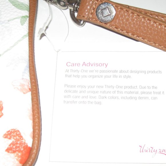 Mini Rubie-"Thirty-one" Wristlet with strap - Picture 2 of 3